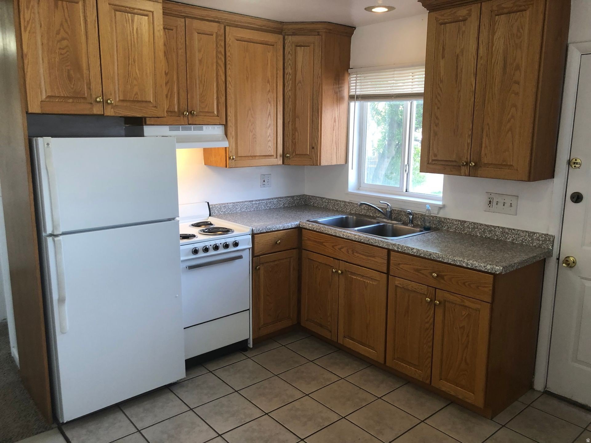 34 W Russett Ave – photo 4
