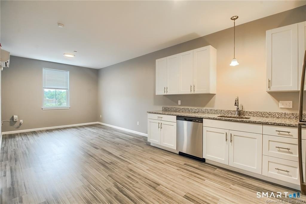 9 Steele Blvd #306 – photo 5