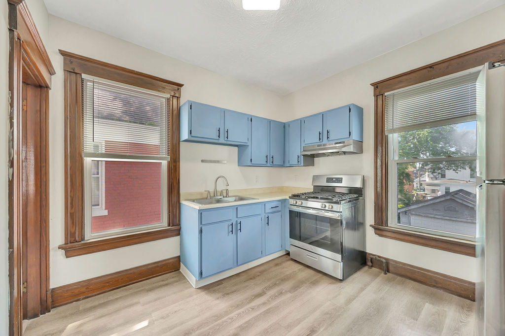 2421 Kenilworth Ave unit 2 – photo 3