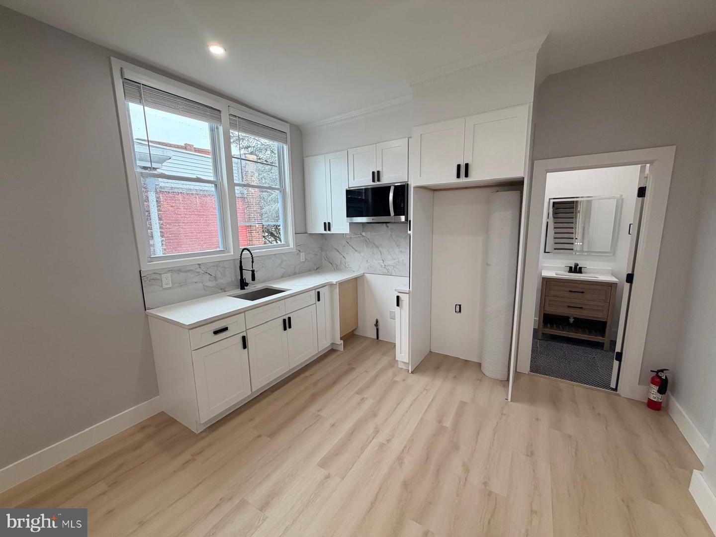230 N 9th St – photo 2