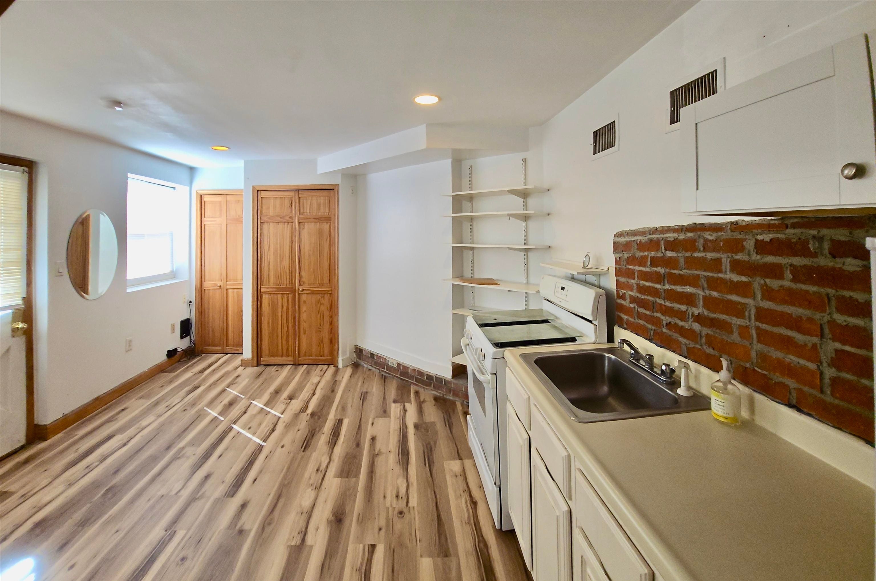 11 Wright Ave – photo 2
