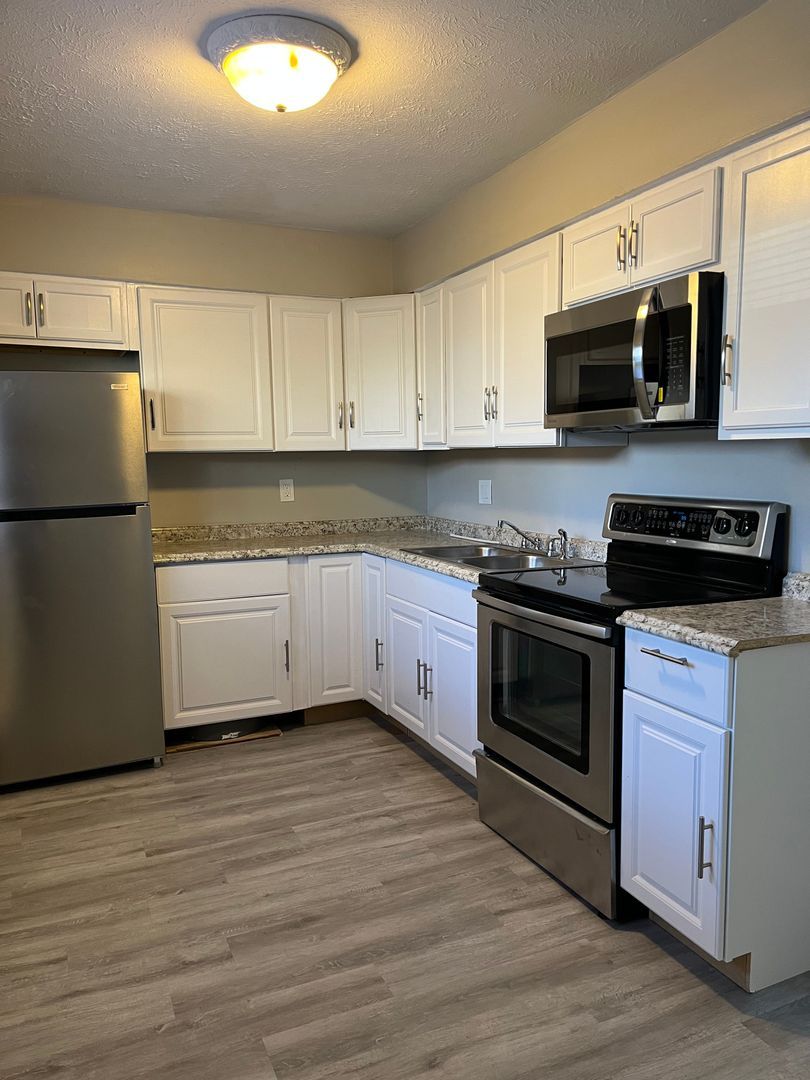 704 S Golfcrest Rd unit 06 – photo 2