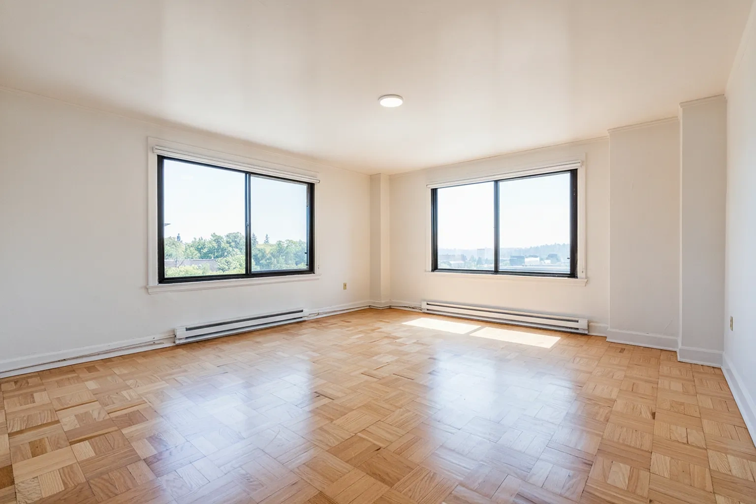 Comfortable Urban Living in a Classic Brick Building Near UW & Light Rail – Floor plan