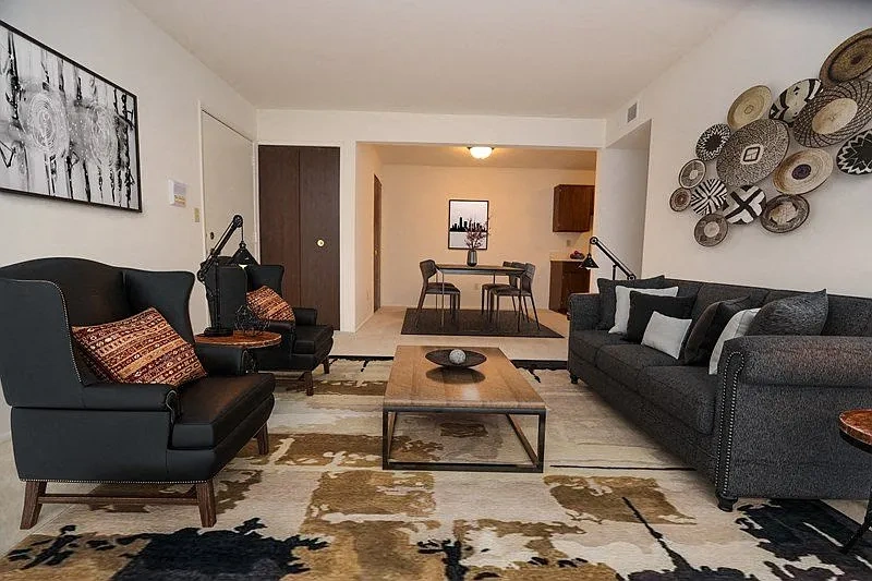 Fox Pointe Apartments – photo 3