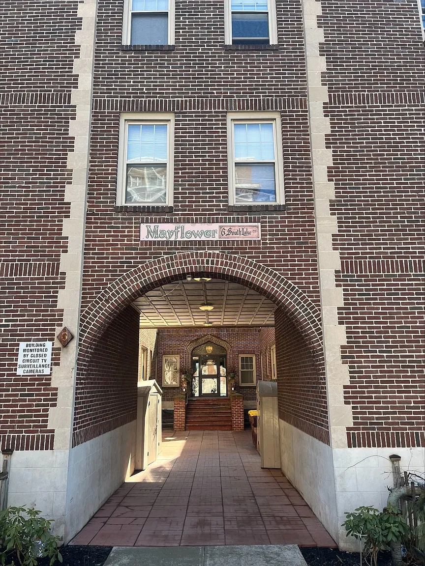 6 South Lake Ave – photo 5