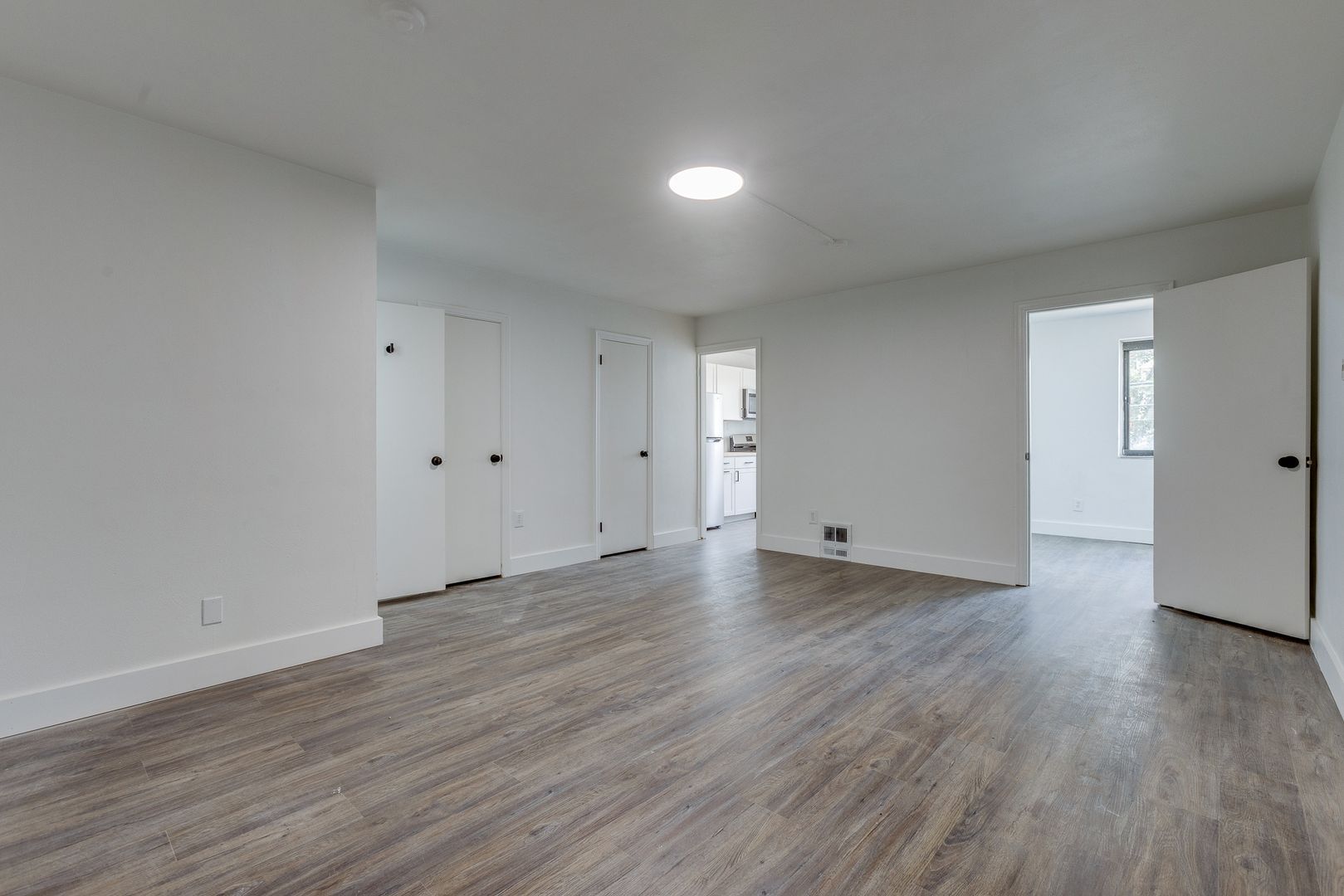 732 E Warrington Ave unit 2nd Floor Front – photo 2