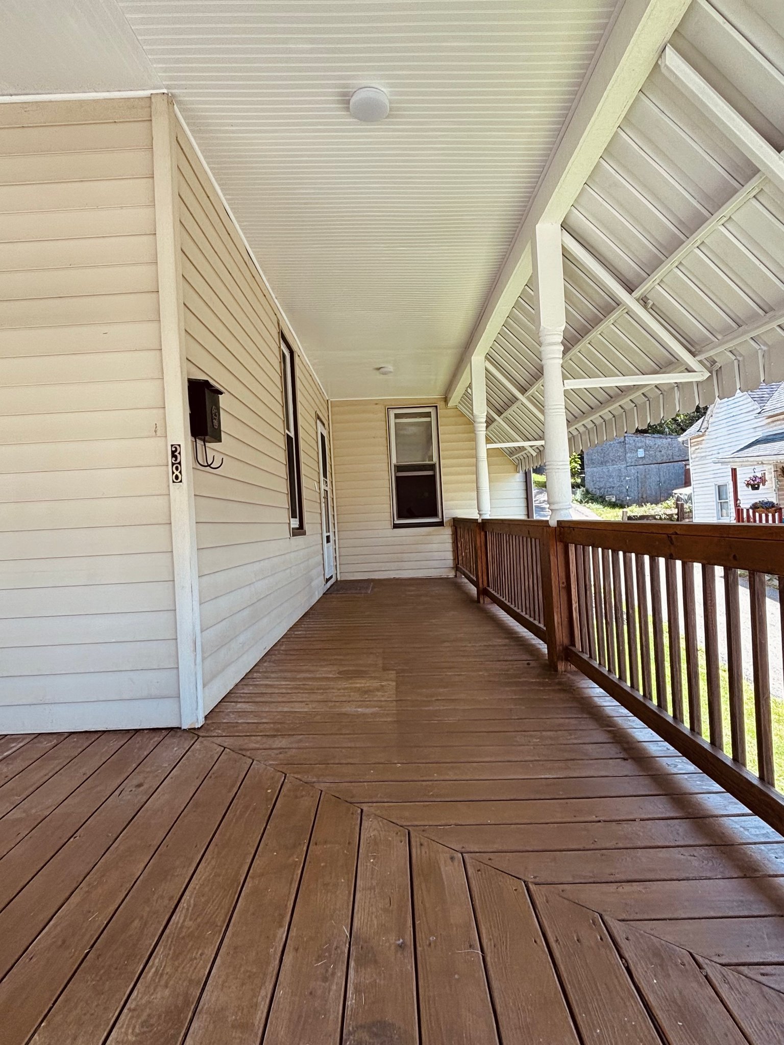 38 Hall Ave – photo 4