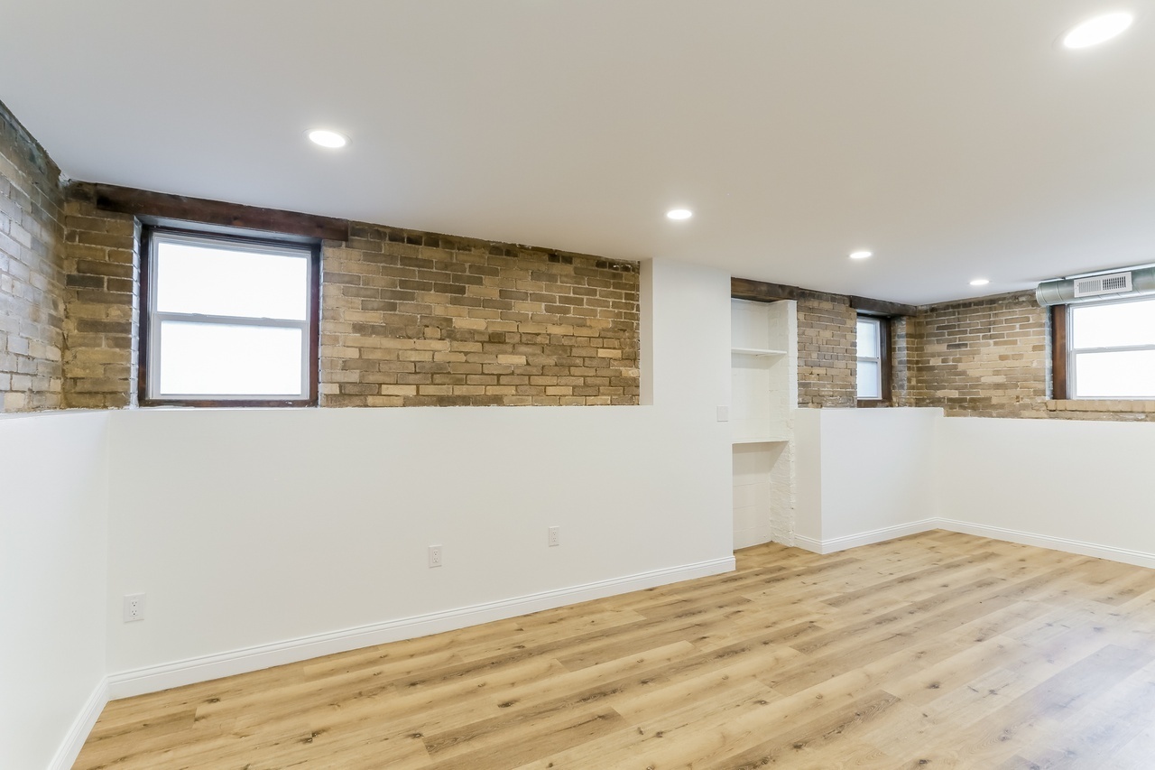 143 Sherman Ave unit 002 – photo 2