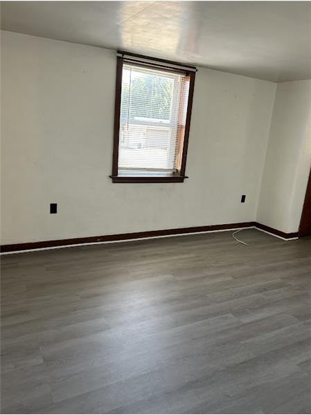 160 10th St unit (Bottom Apartment) – photo 4