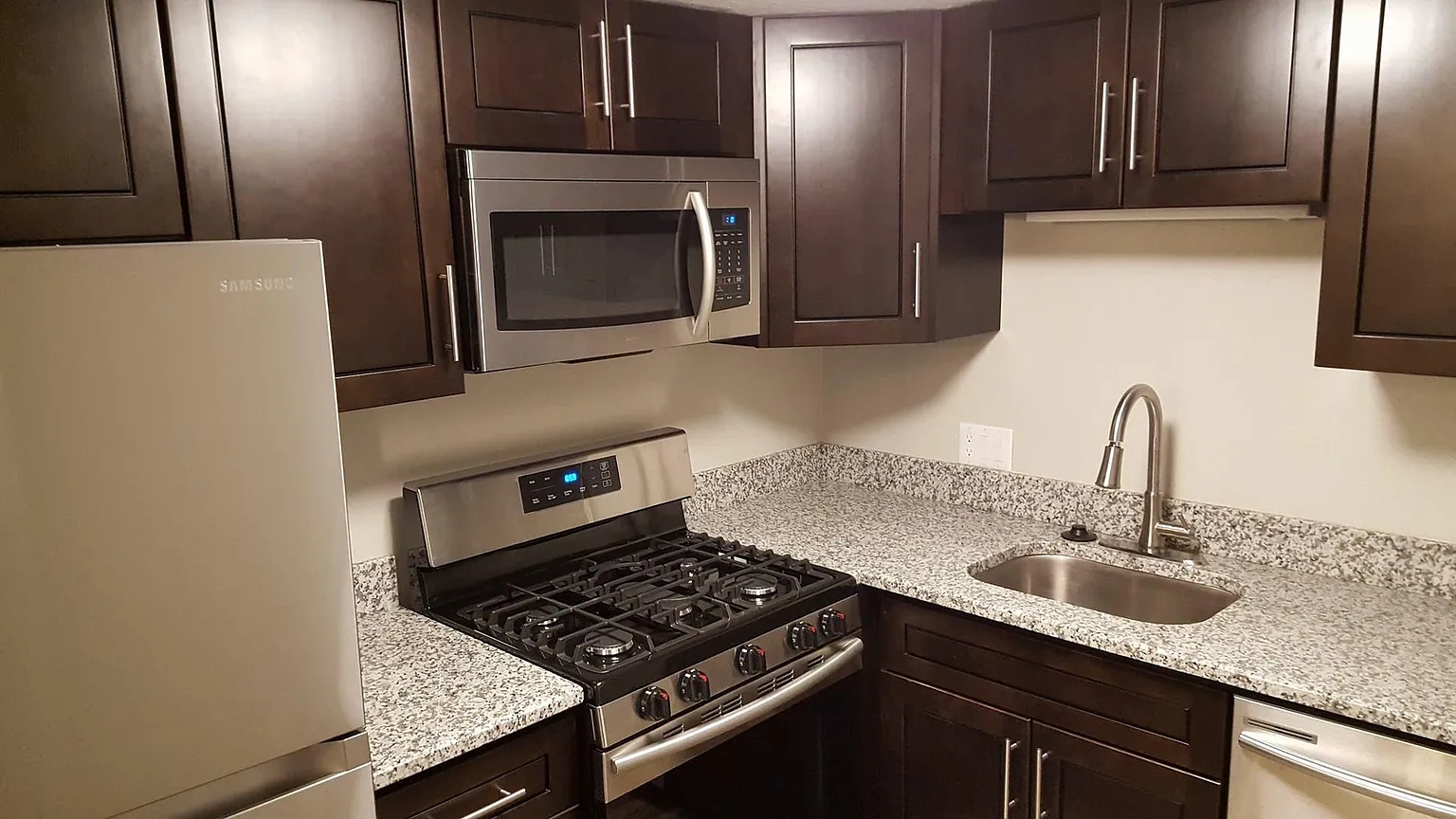 Cross Creek Apartments – photo 2