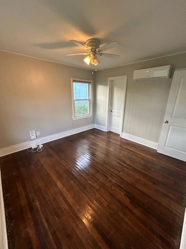 745 Queen Ave NW – photo 4