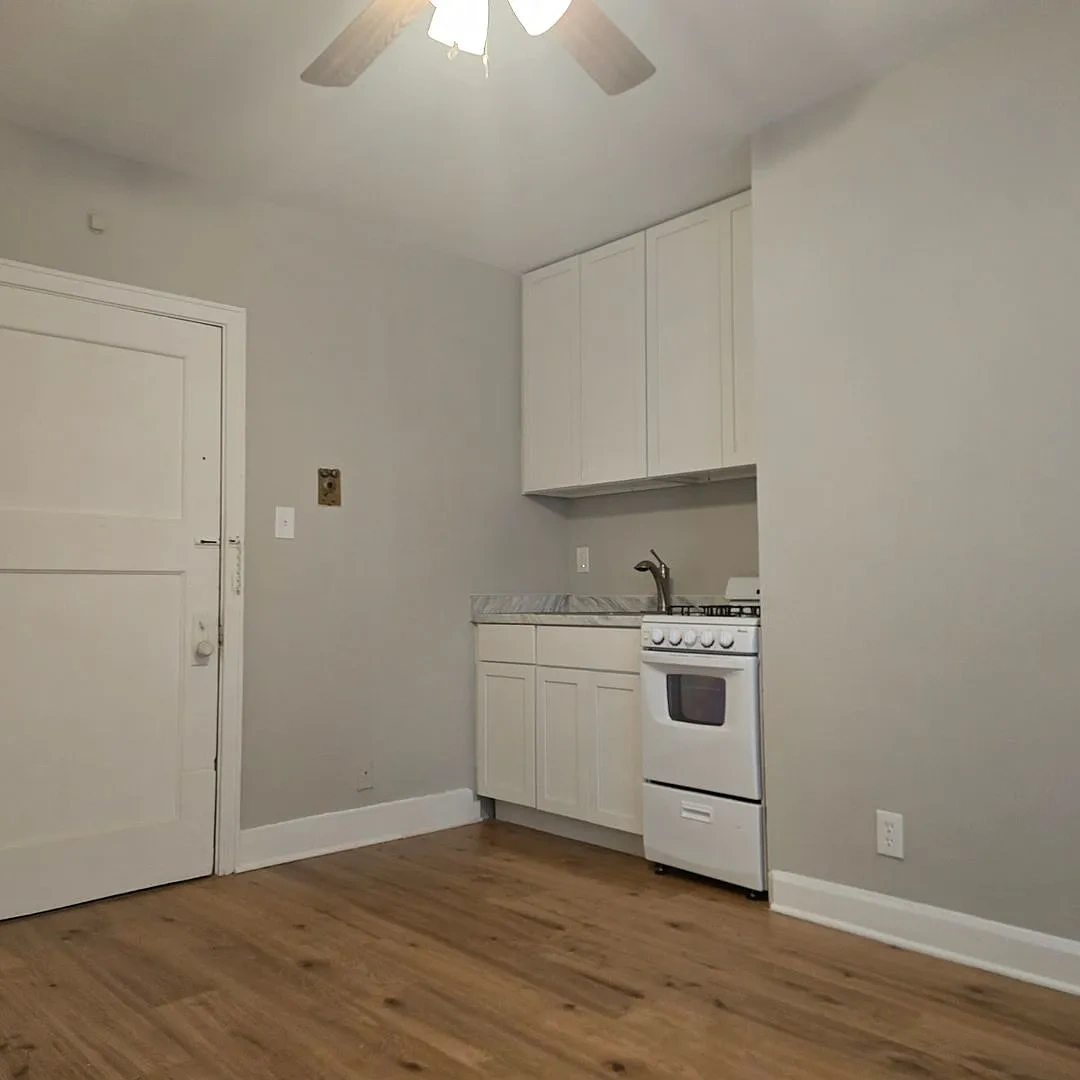 Lower East Side Milwaukee Studio and One bed Apartments- Flexible Lease Terms – Floor plan