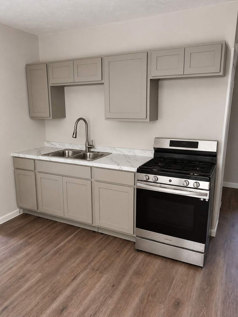 12116 Revere Ave – photo 3