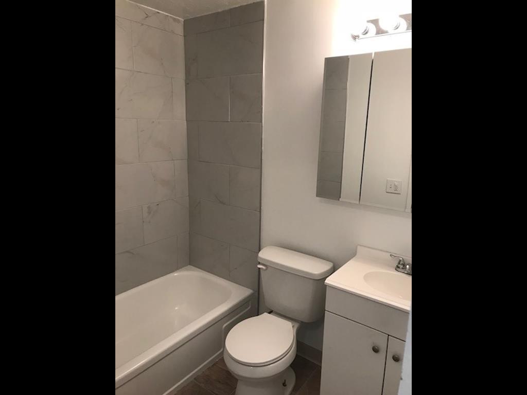 1458 W 114th St unit 2 BED – photo 4