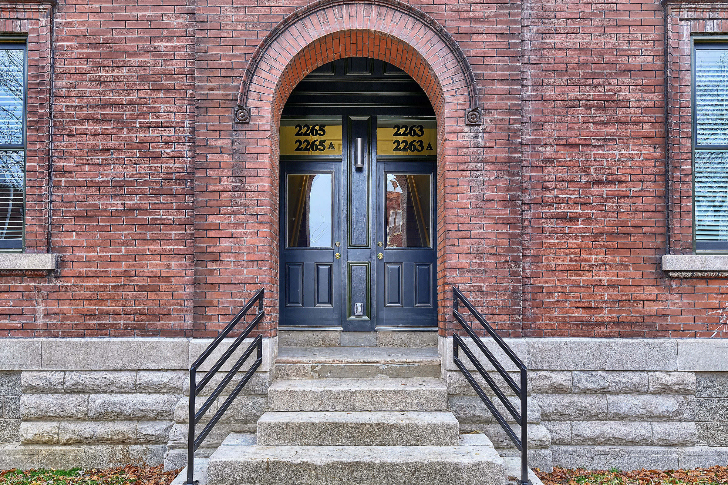 2263 Indiana Ave – photo 2