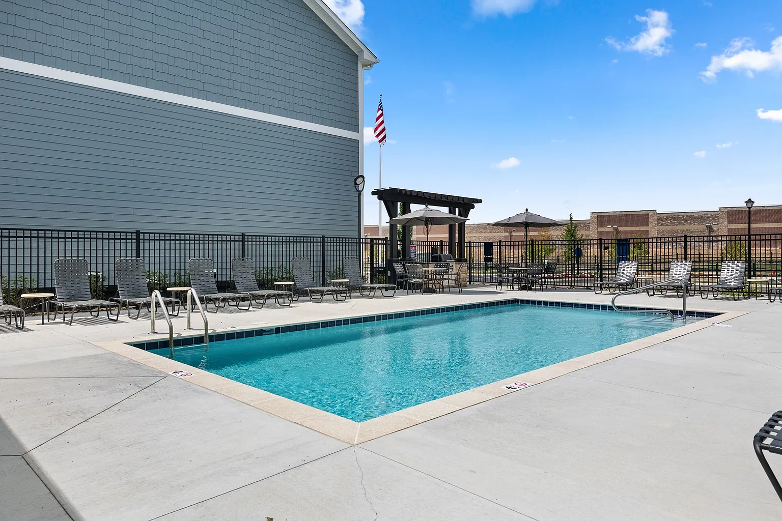 The Residences at Golf Village – photo 3