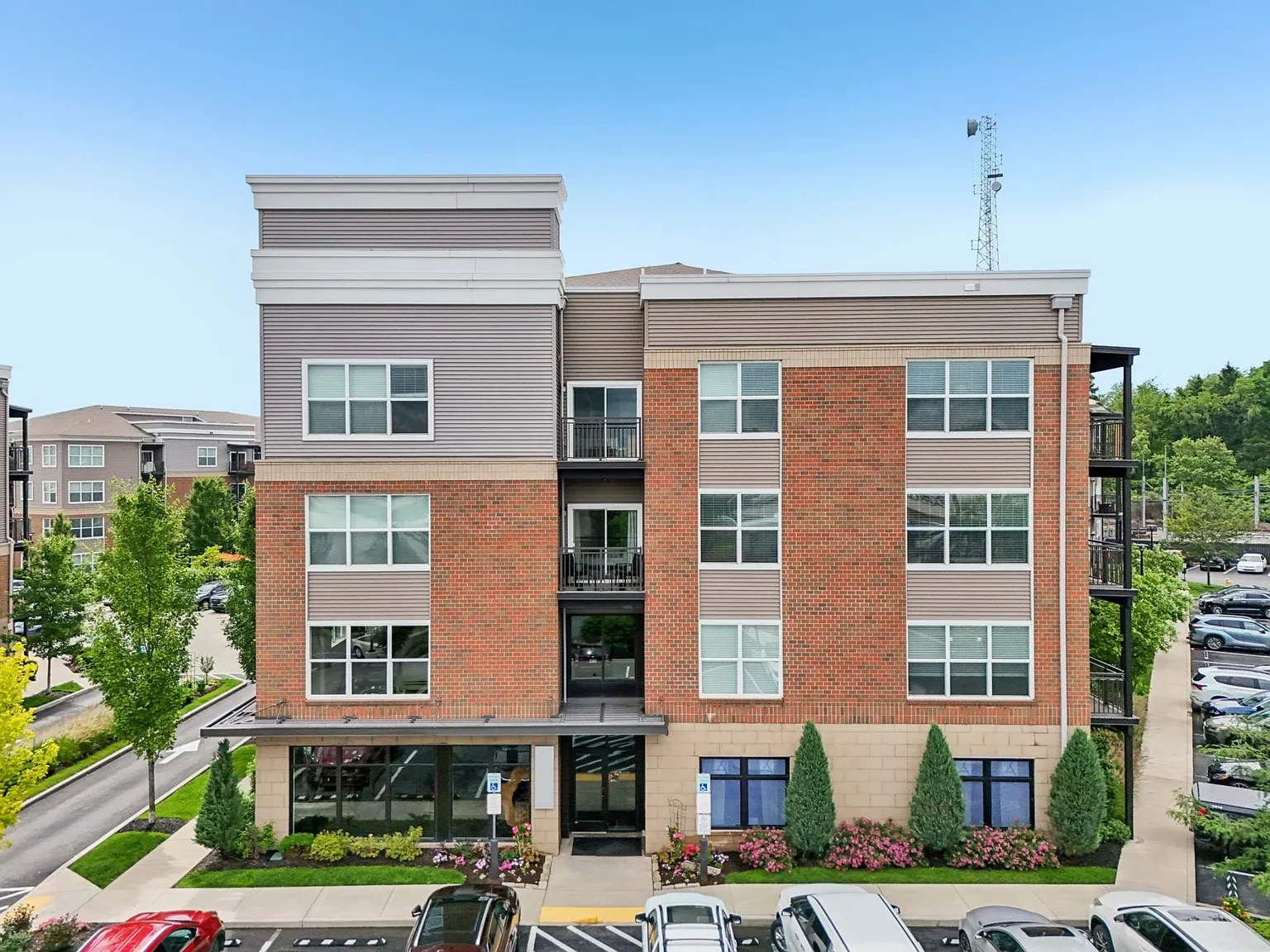The Ashby at South Hills Village Station – photo 4