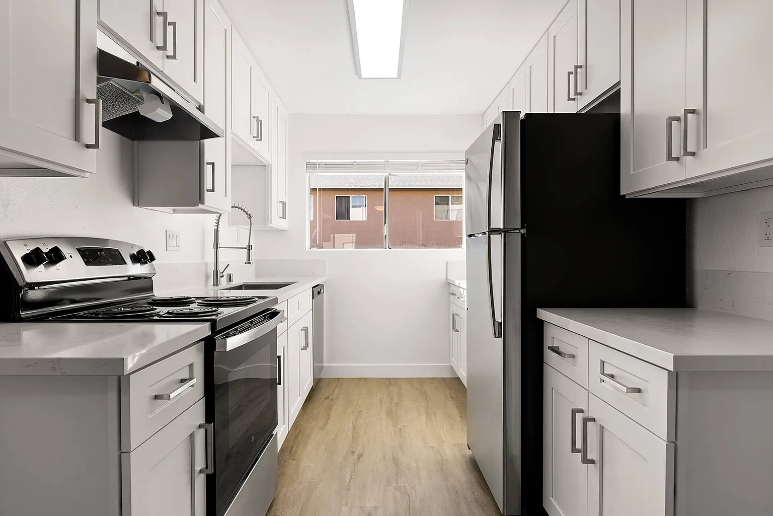 Valle at 9121 Kenwood – photo 4