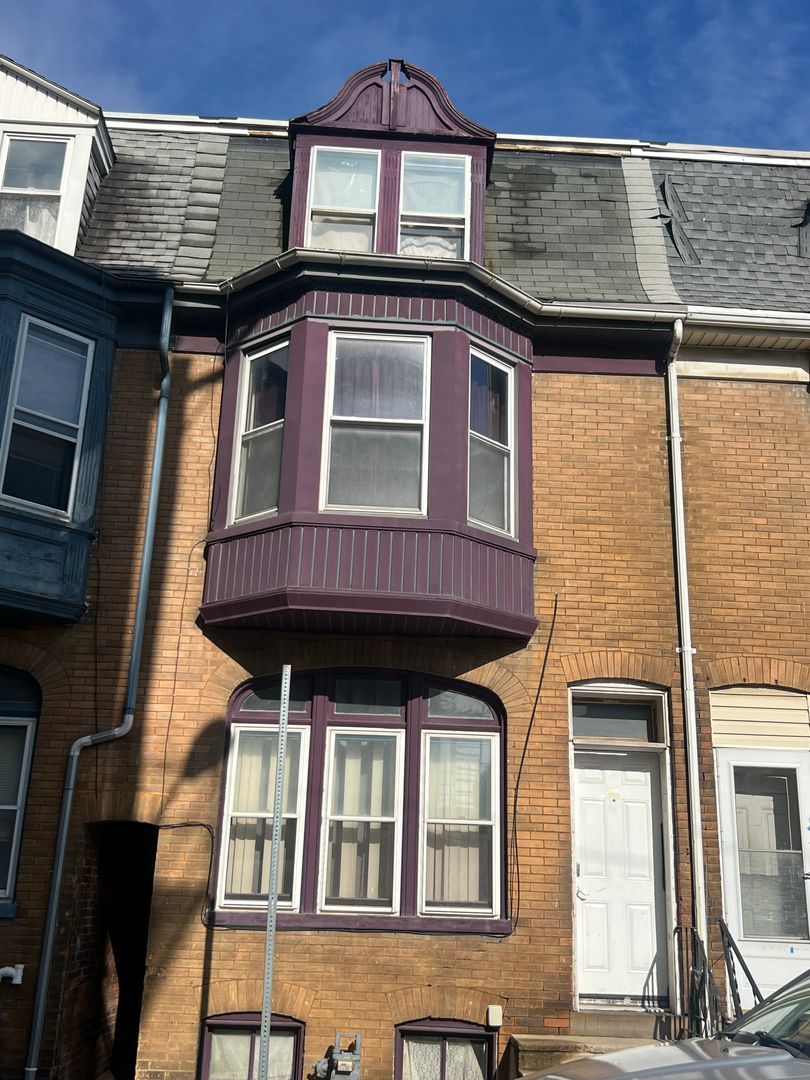 631 Lincoln St – photo 1