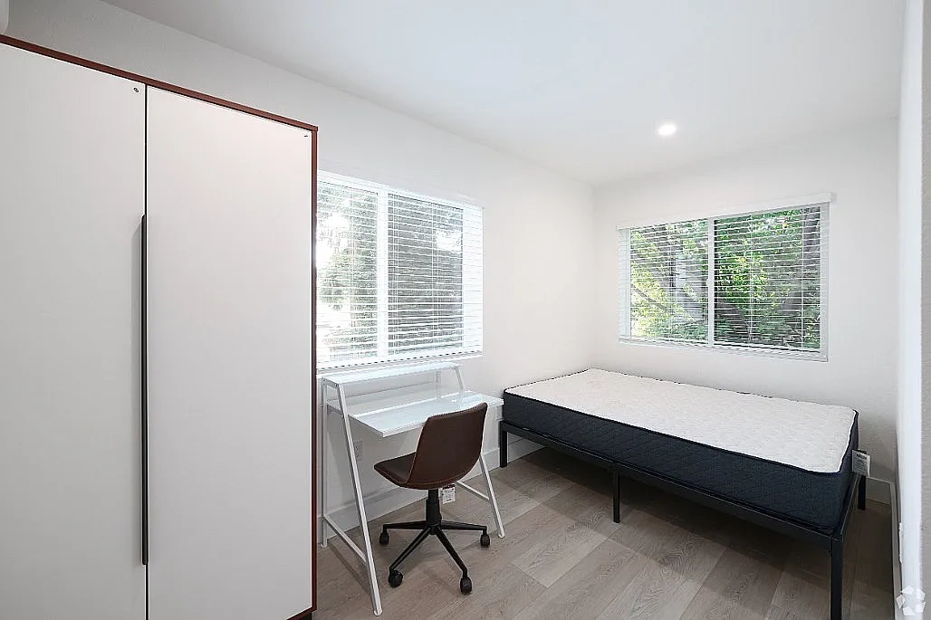 2124 Parker – photo 3