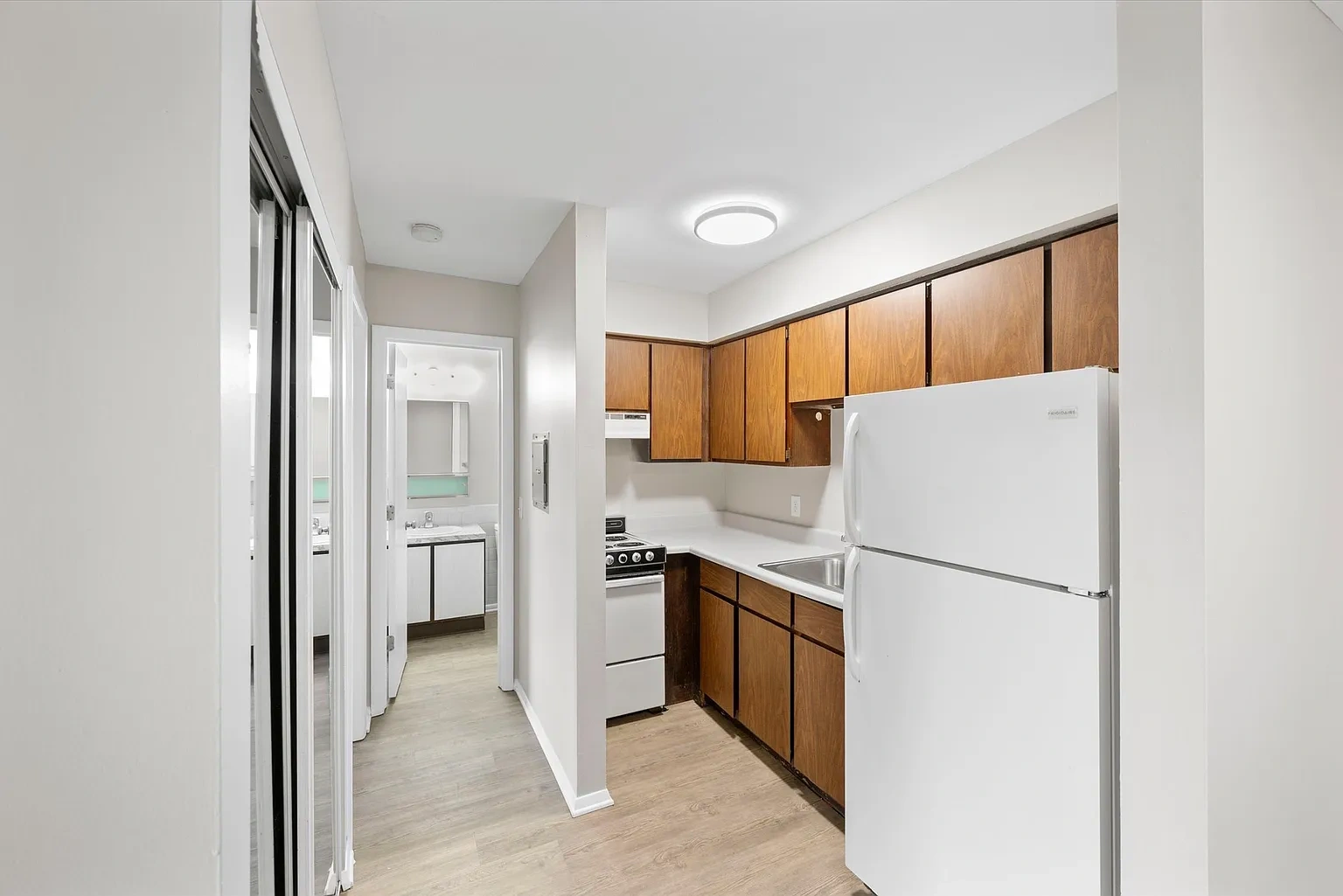 Toledo Circle Apartments – photo 3