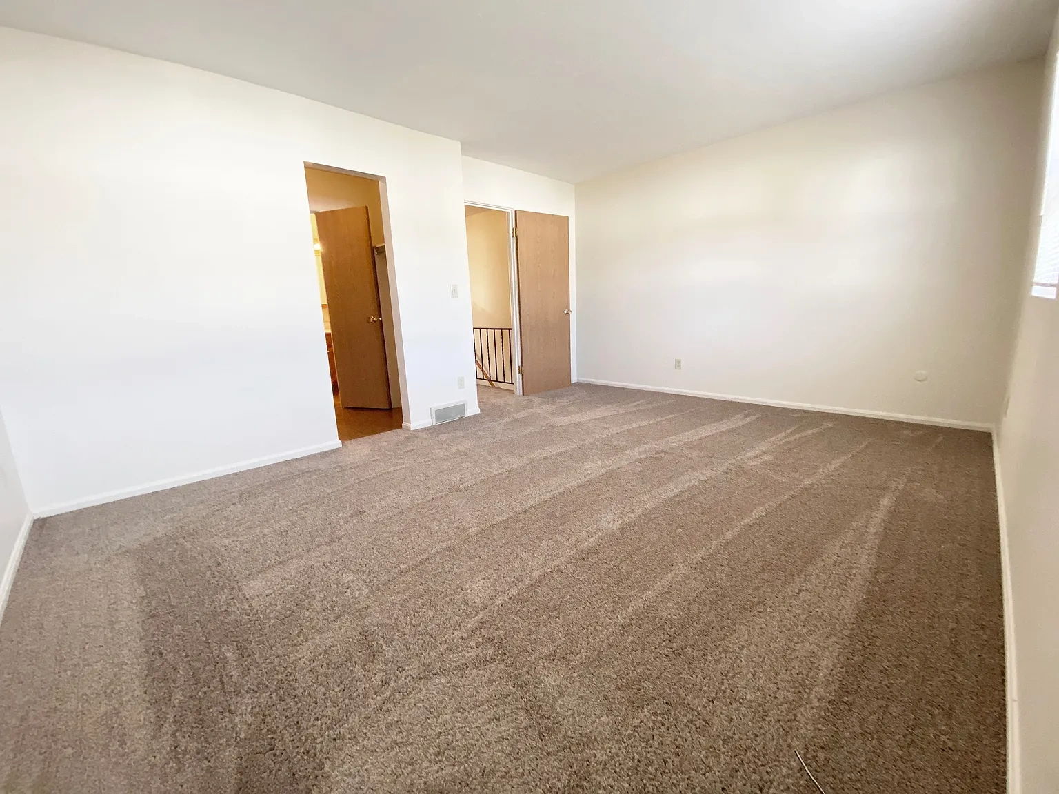 Greenbriar Village apartments – photo 1