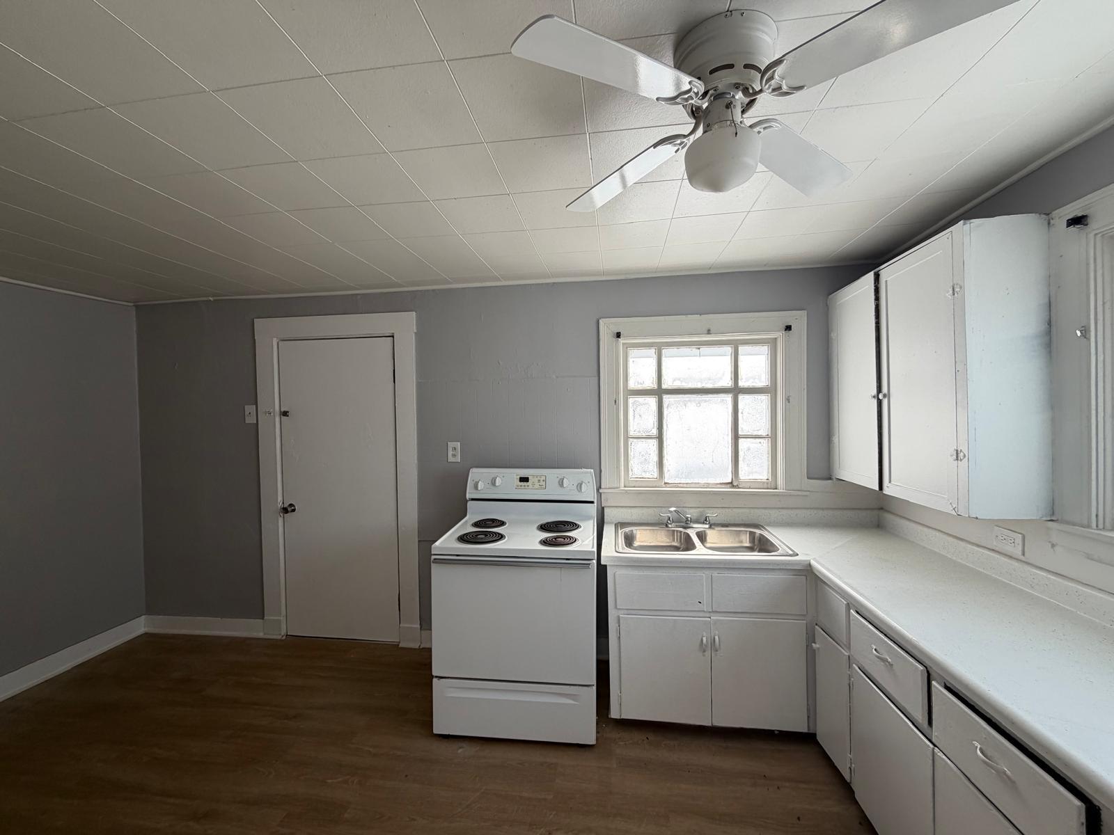 533 W Greene St – photo 4
