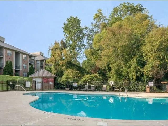 Kings Pointe Apartments – photo 2