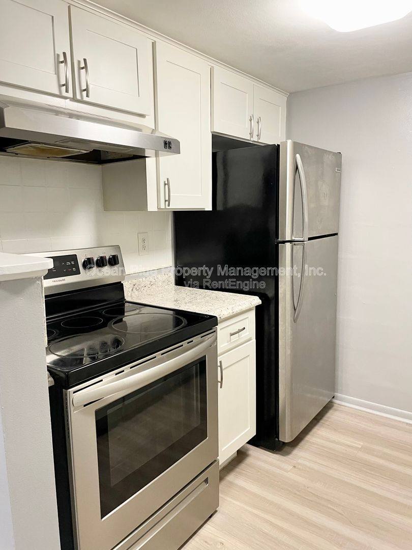 311 S Arcturas Ave unit 3 – photo 4