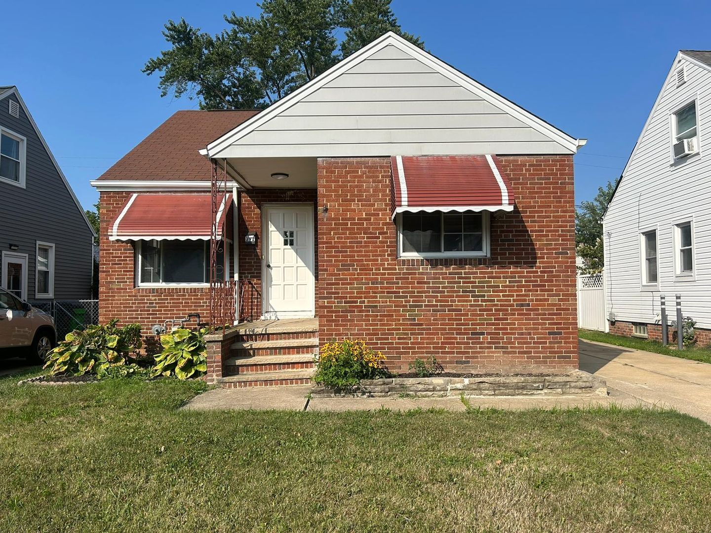 391 E 322nd St – photo 1