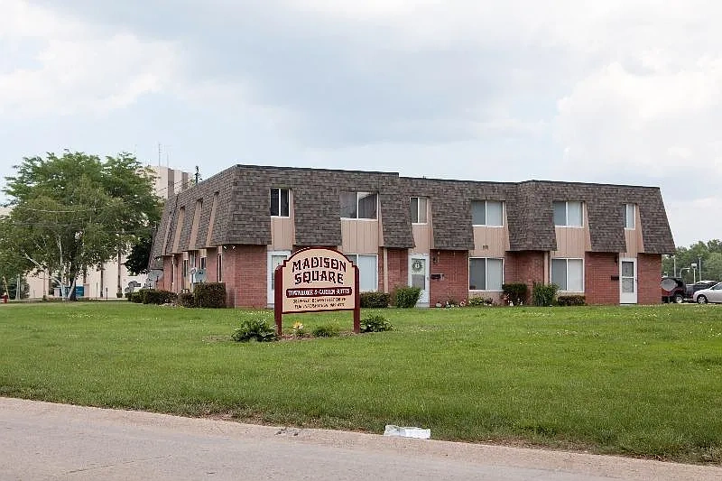 Beaver Crest Townhomes and Garden Apartments – photo 2