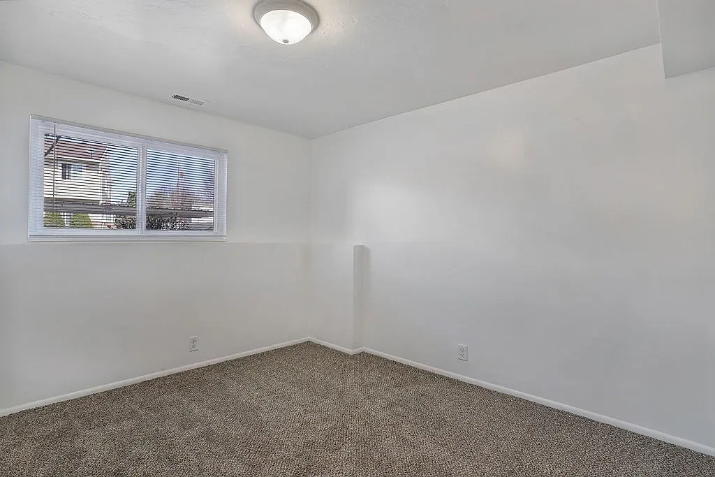 Valley Park Apartments – photo 1
