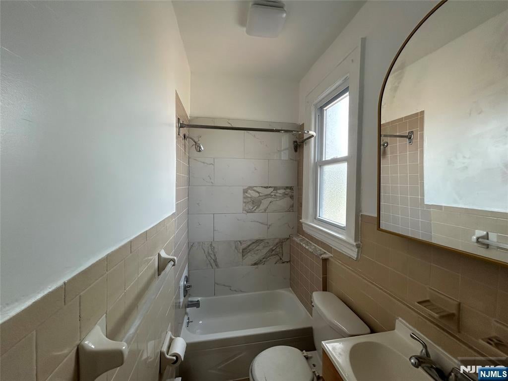 657 Van Houten Ave – photo 4