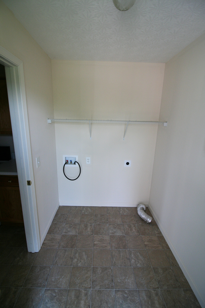 895 Kinniard Rd unit B – photo 2