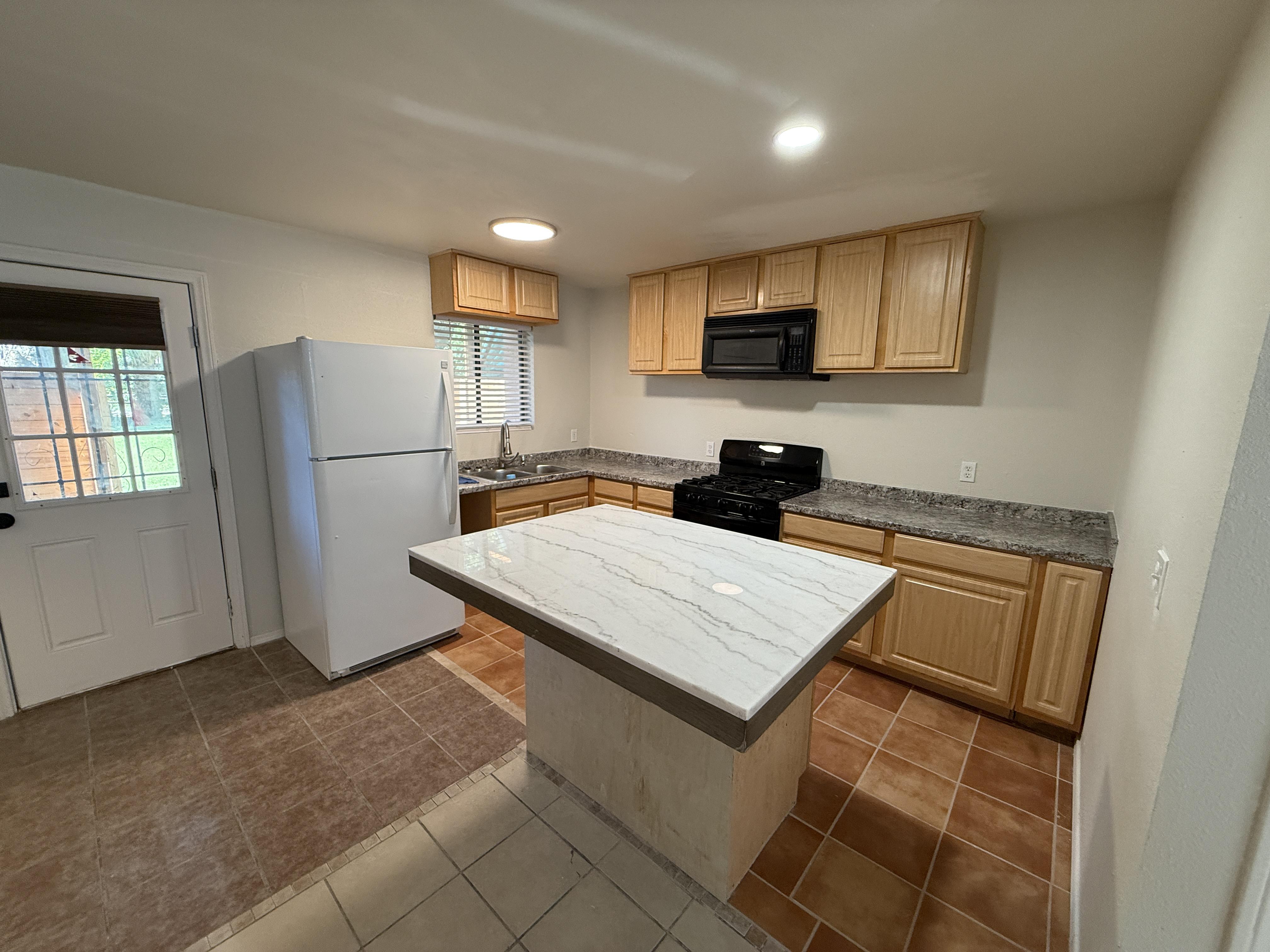 1101 S Avenue C unit C – photo 3