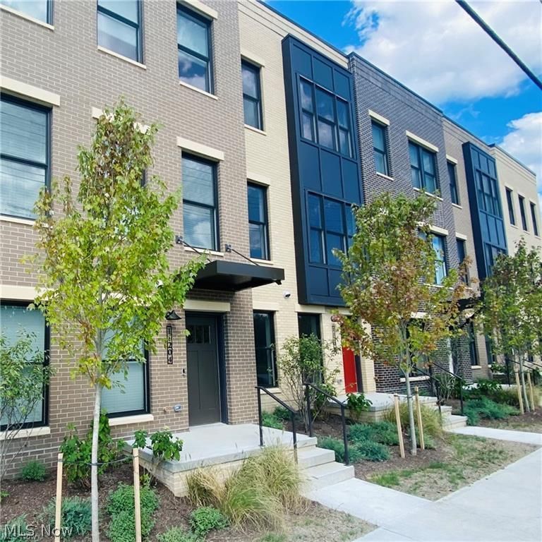 11218 N Park Pl – photo 2