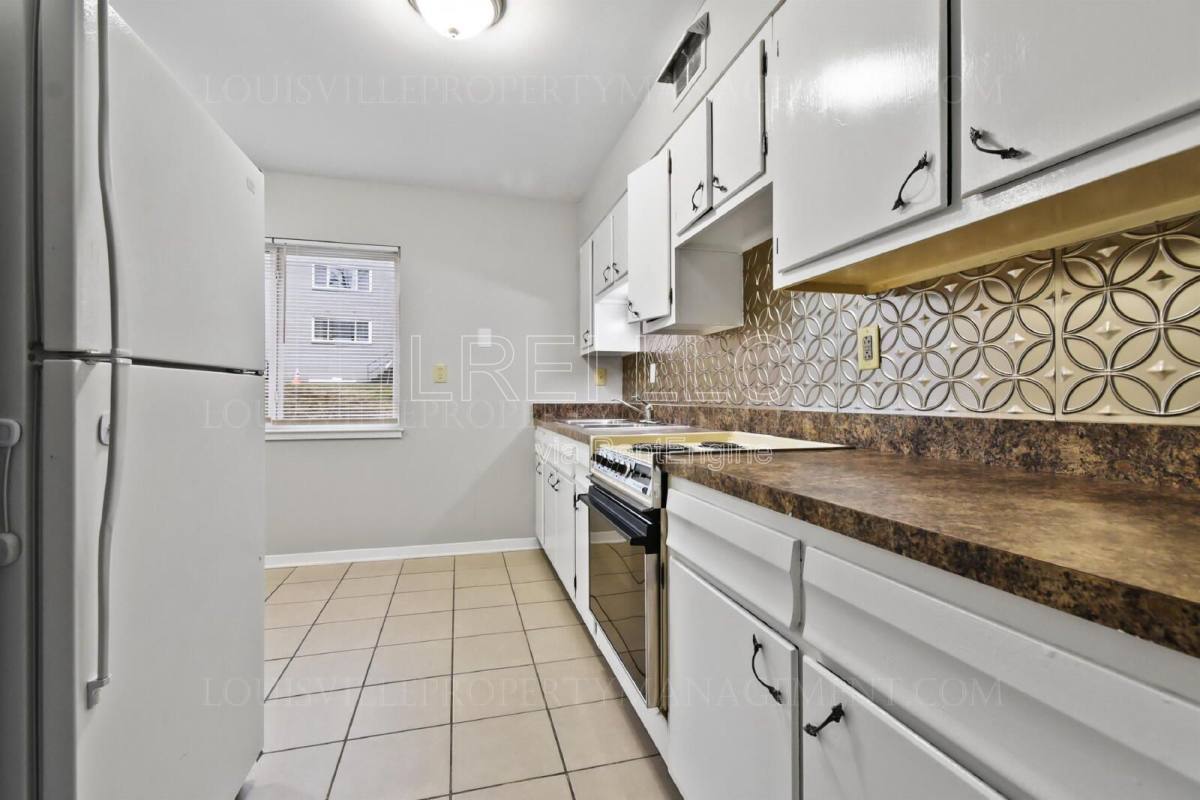 2423 Lindsay Ave unit 4 – photo 4