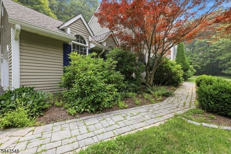 860 Glen Rd – photo 3