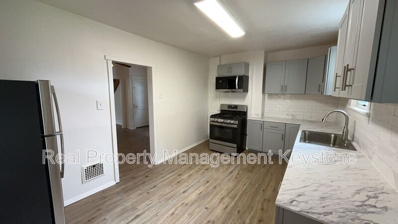 625 Blanton St – photo 2