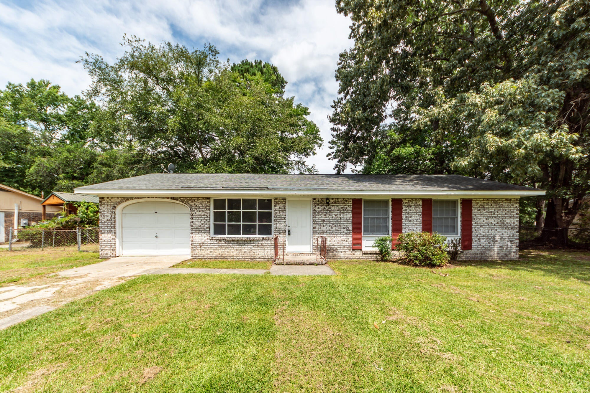 107 Greenhurst Ave – photo 1
