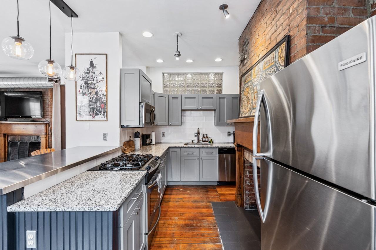 111 E 13th St unit 1056075P – photo 5