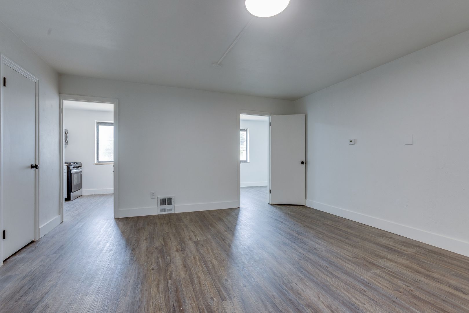 732 E Warrington Ave unit 2nd Floor Front – photo 1