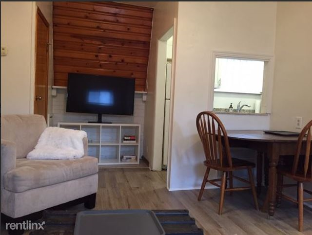 110 S 12th St unit D – photo 2