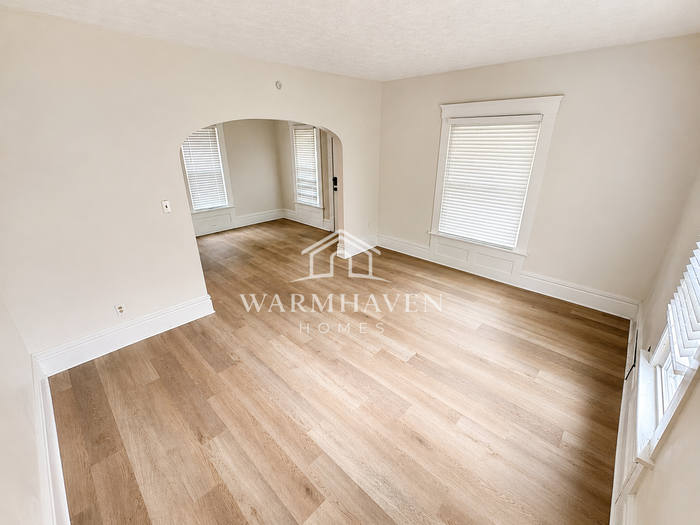 212 Gale St – photo 4