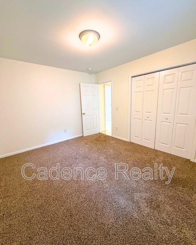 223 Charter Dr – photo 3