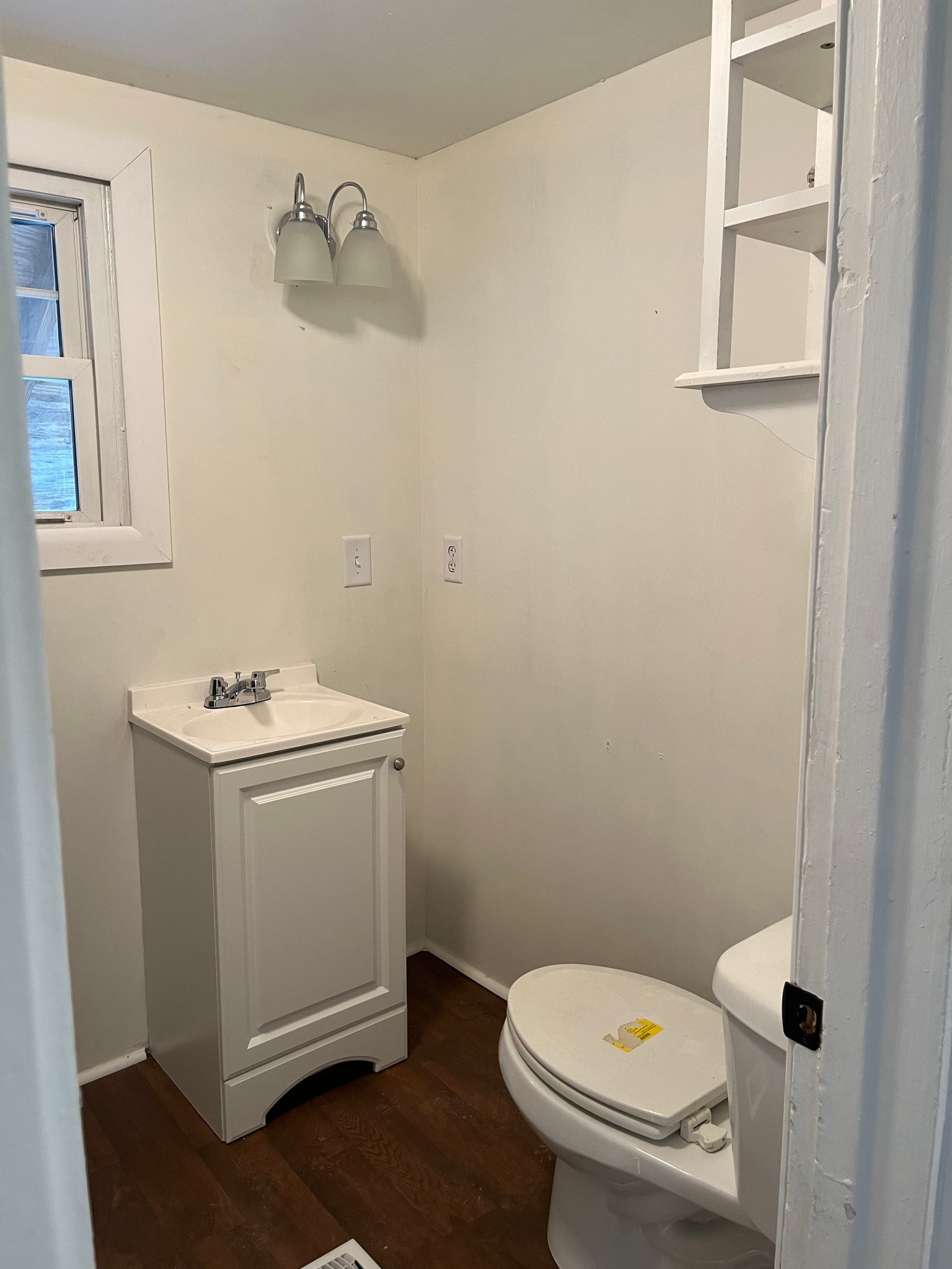 126 Churchill Rd – photo 4