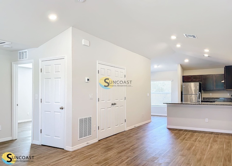 11266 Pendleton Ave – photo 2
