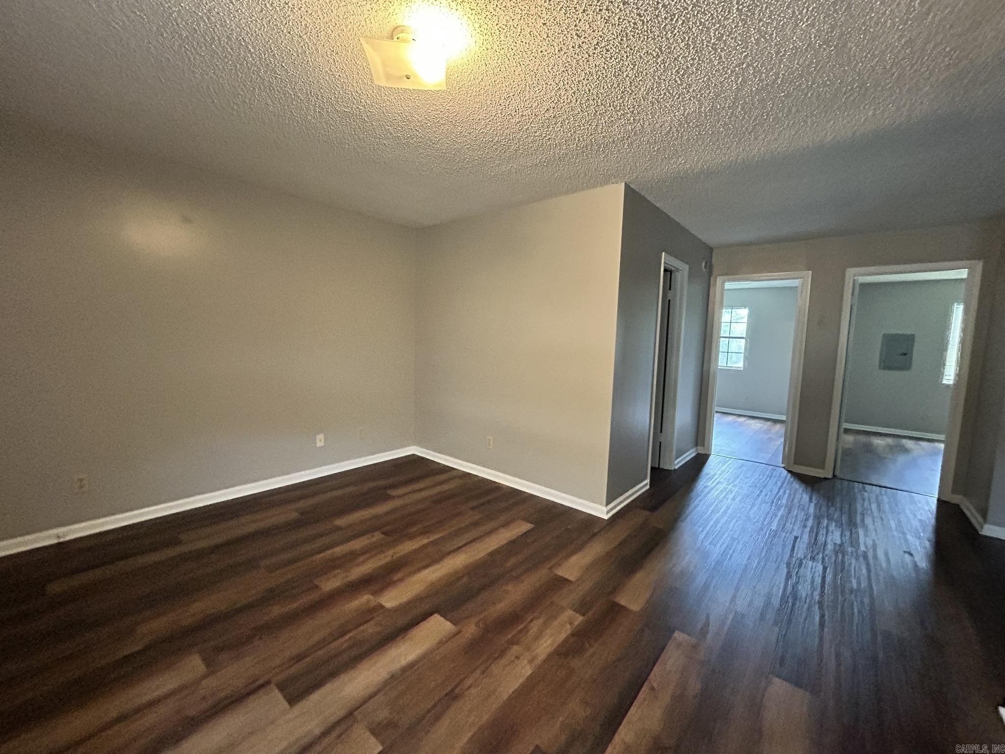 2710 S Taft St – photo 2