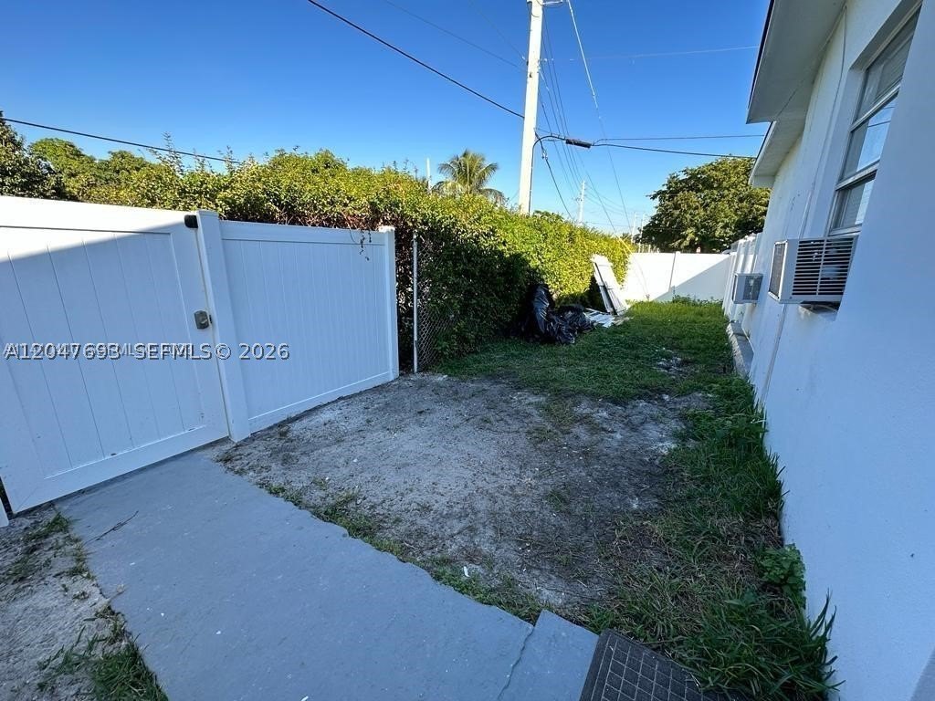 301 9th St #1 – photo 3