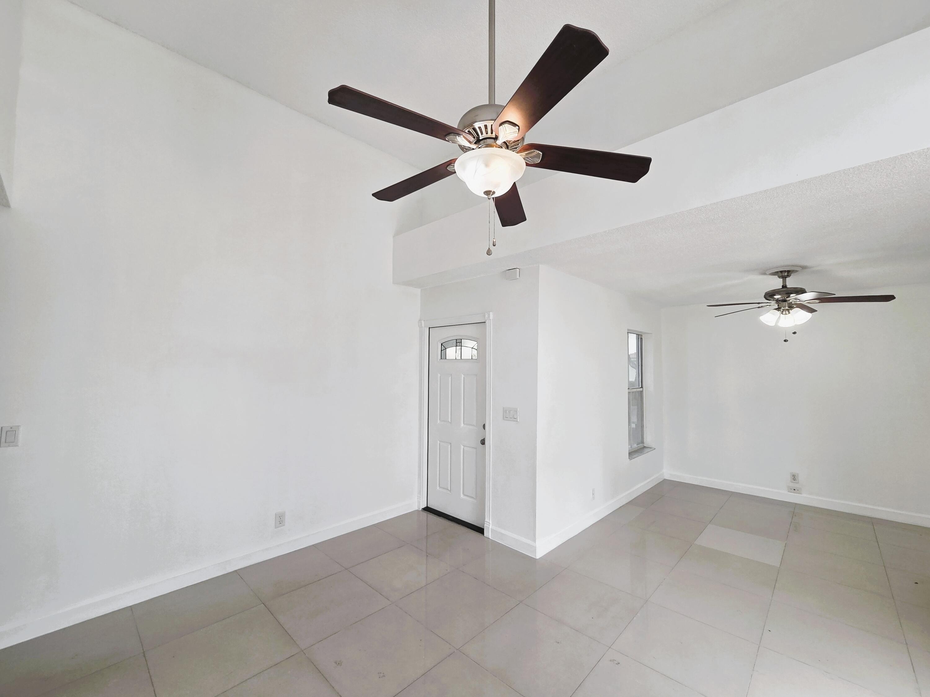 533 NW 47th Ave – photo 3